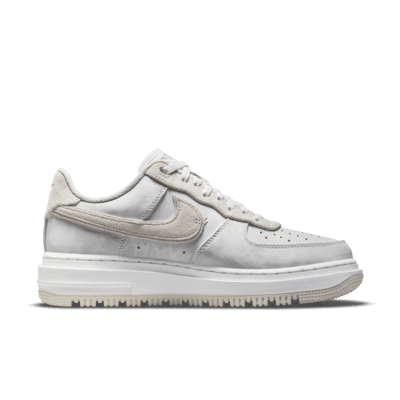 Nike Air Force 1 LuxeHerrenschuh Rabatte dieses Monats