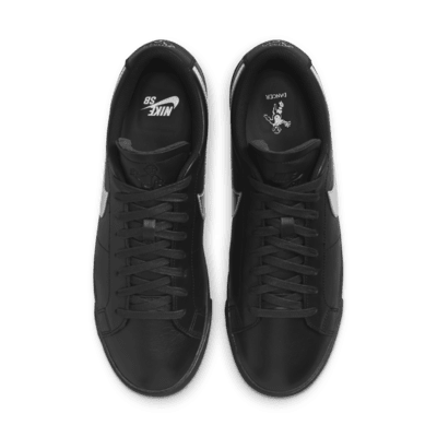 Nike SB Zoom Blazer Low x Dancer SkateboardsSchuh (Herren) Auslauf