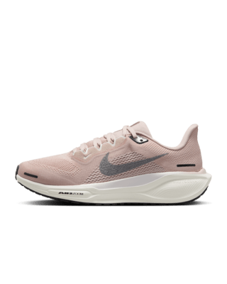 Nike Pegasus 41 PRMStraßenlaufschuh mit Metallic-Akzenten (Damen) im Angebot