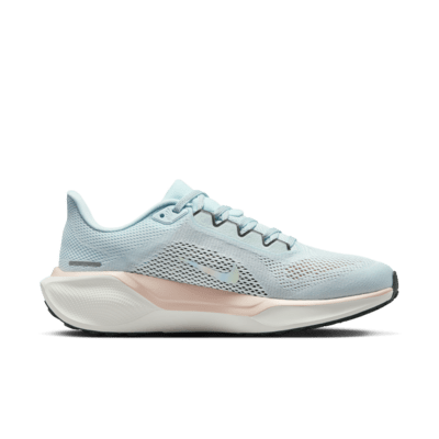Nike Pegasus 41 PRMStraßenlaufschuh mit Metallic-Akzenten (Damen) im Angebot