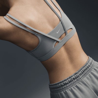 Nike Zenvy StrappyGepolsterter Sport-BH mit leichtem Halt Vatertagsangebot