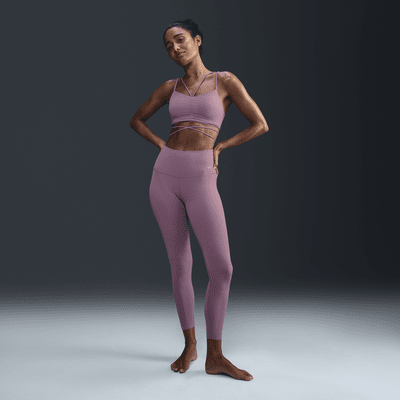 Nike Zenvy Strappy WrapGepolsterter Sport-BH mit leichtem Halt Lagerräumung