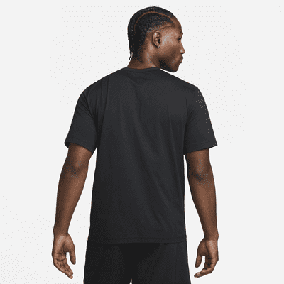 Nike HyverseVielseitiges Nike Dri-FIT UV Kurzarm-Oberteil für Herren Räumungsverkauf