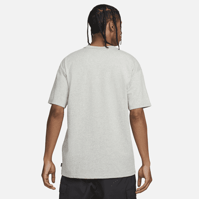 Nike Sportswear Premium EssentialsHerren-T-Shirt Kauf eins, bekomm eins gratis