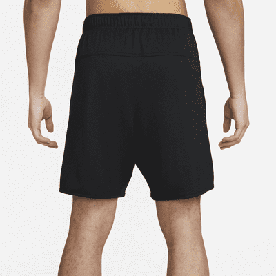 Nike TotalityVielseitige Dri-FIT Herrenshorts ohne Futter (ca. 18 cm) Kostenlose Rückgabe