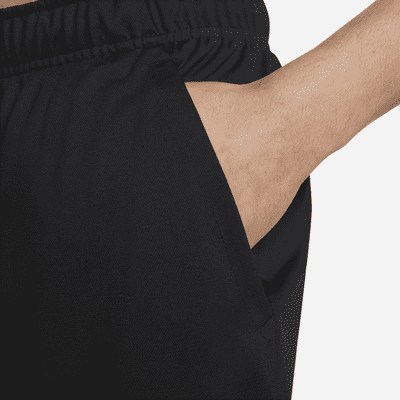 Nike TotalityVielseitige Dri-FIT Herrenshorts ohne Futter (ca. 18 cm) Kostenlose Rückgabe